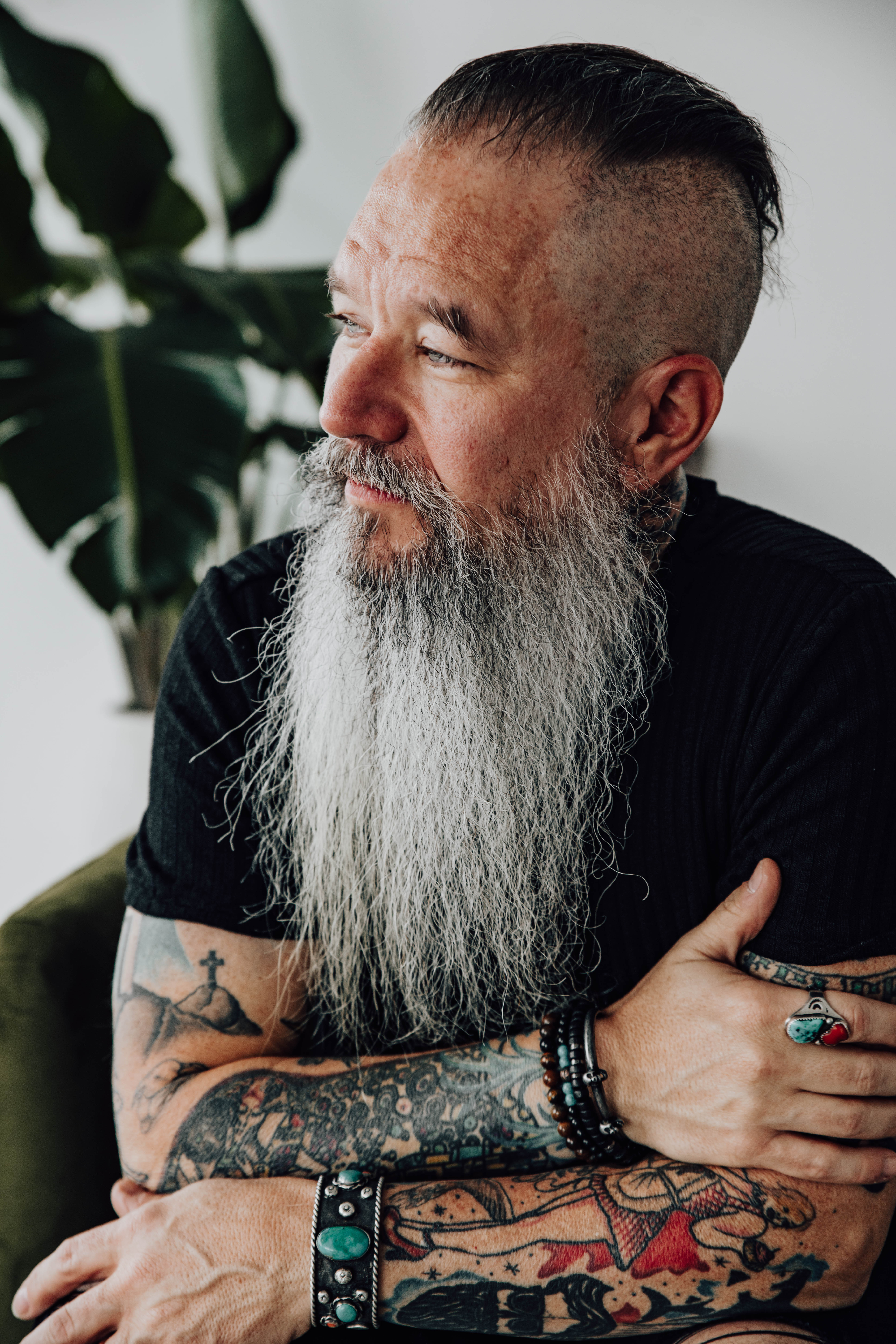 “What Makes a Great Keynote Speaker (And Why It’s Not Just About Motivation)”